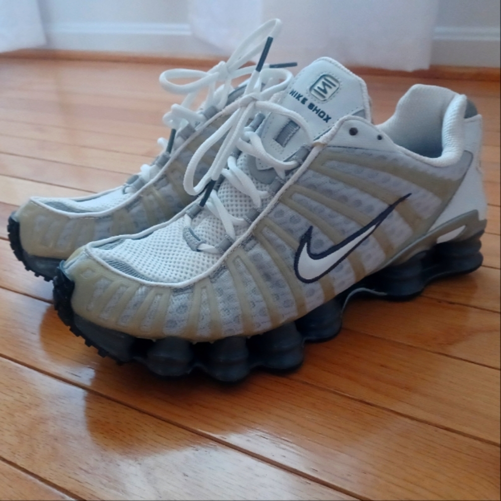 Men's 10.5 Nike Shox TL